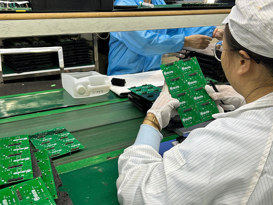 How do I optimize PCB costs when choosing between a single large PCB vs multiple small boards through panelization? 1 OEM Pcb Assembly Manufacturer