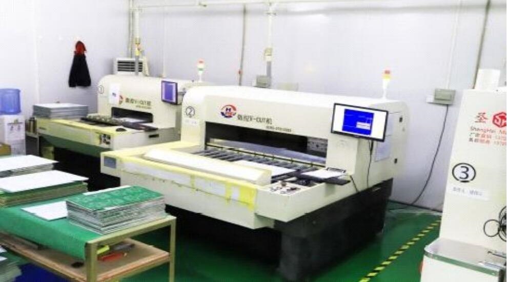 Application 3 V-CUT Machine